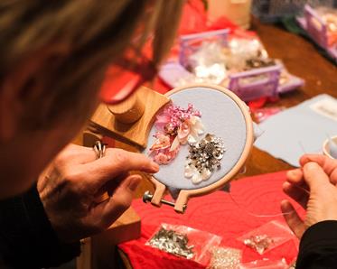 Workshop door Masha Plokhuta: accessoires maken met borduurtechnieken