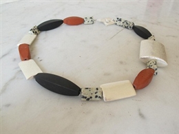 Basisworkshop juwelen maken met oude en etnische glaskralen, halfedelstenen en Muranoglas Basisworkshop juwelen maken met oude en etnische glaskralen, halfedelstenen en Muranoglas