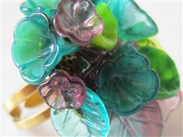 Bloemen en blaadjes: glasjuwelen met vintage Murano-glas Bloemen en blaadjes: glasjuwelen met vintage Murano-glas